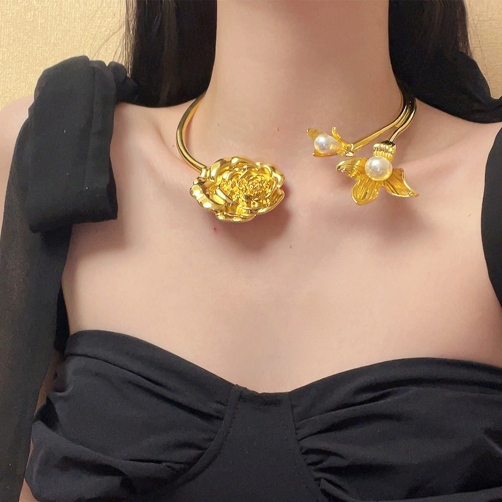 Exaggerated Three-dimensional Pearl Flower Camellia Collar Necklace