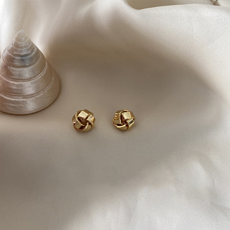 French Elegant Exquisite Small Twist Earrings