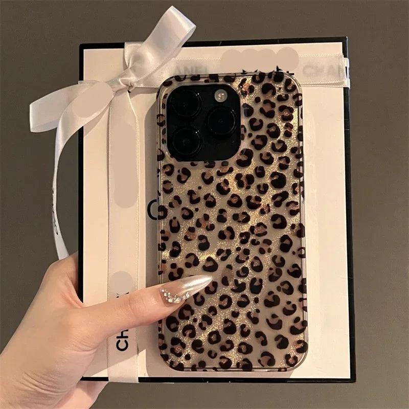 feather-yarn-brown-leopard-printed-iphone-case - Viexta