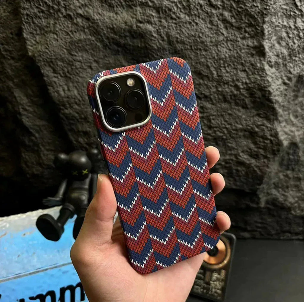 kevlar-pattern-luminous-magnetic-iphone-cover - Viexta