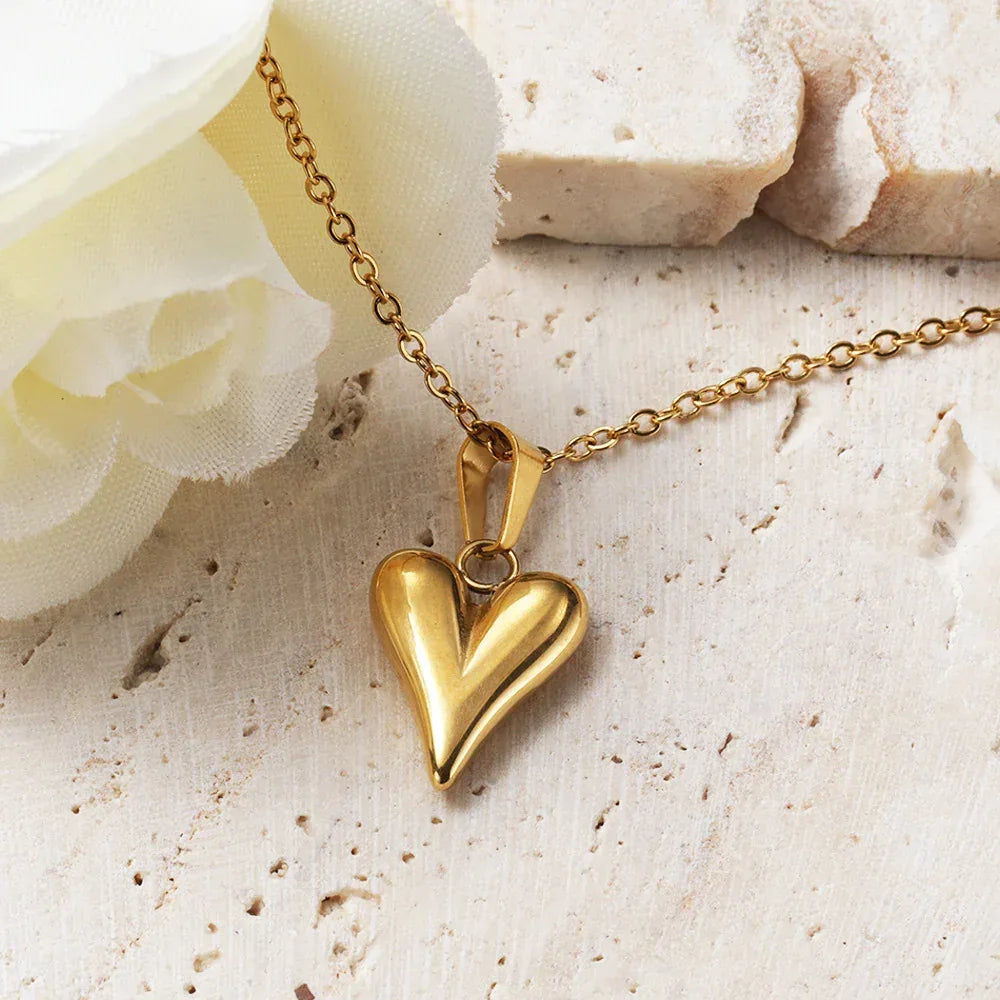 Extravagant Love Heart Women's Necklace - Viexta