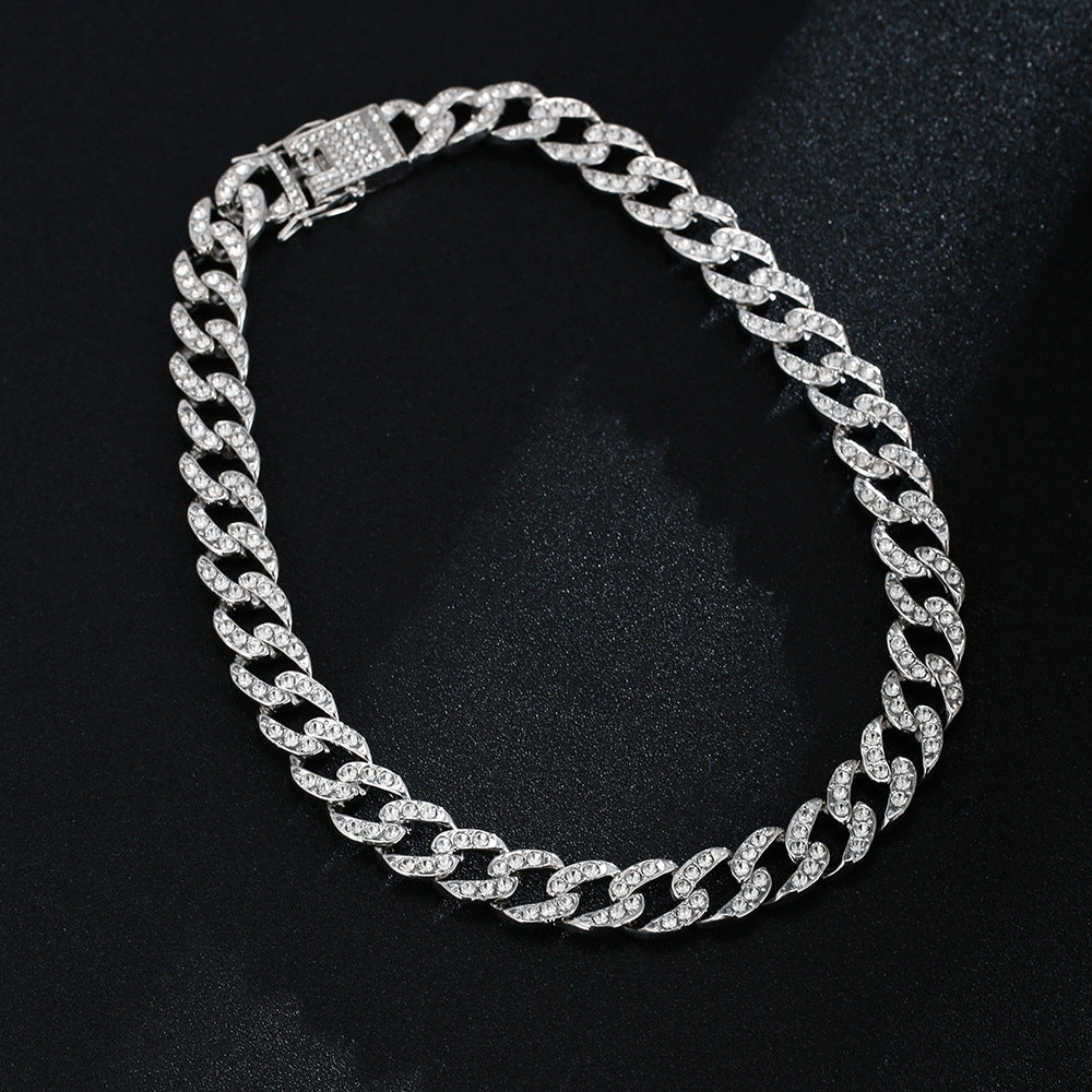 diamond-inlaid-necklace