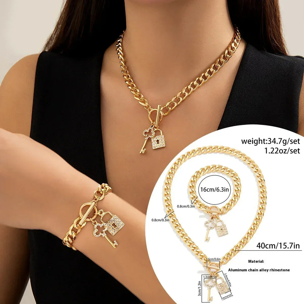 thick-chain-with-shiny-lock-and-key-pendant-necklace - Viexta