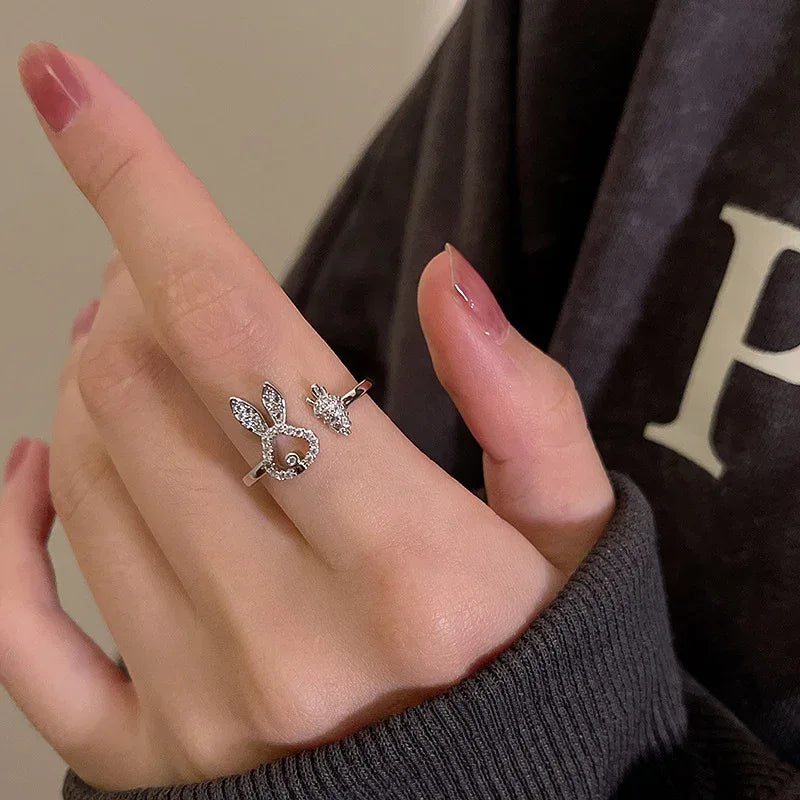 Asymmetric Carrot Rabbit Ring - Viexta