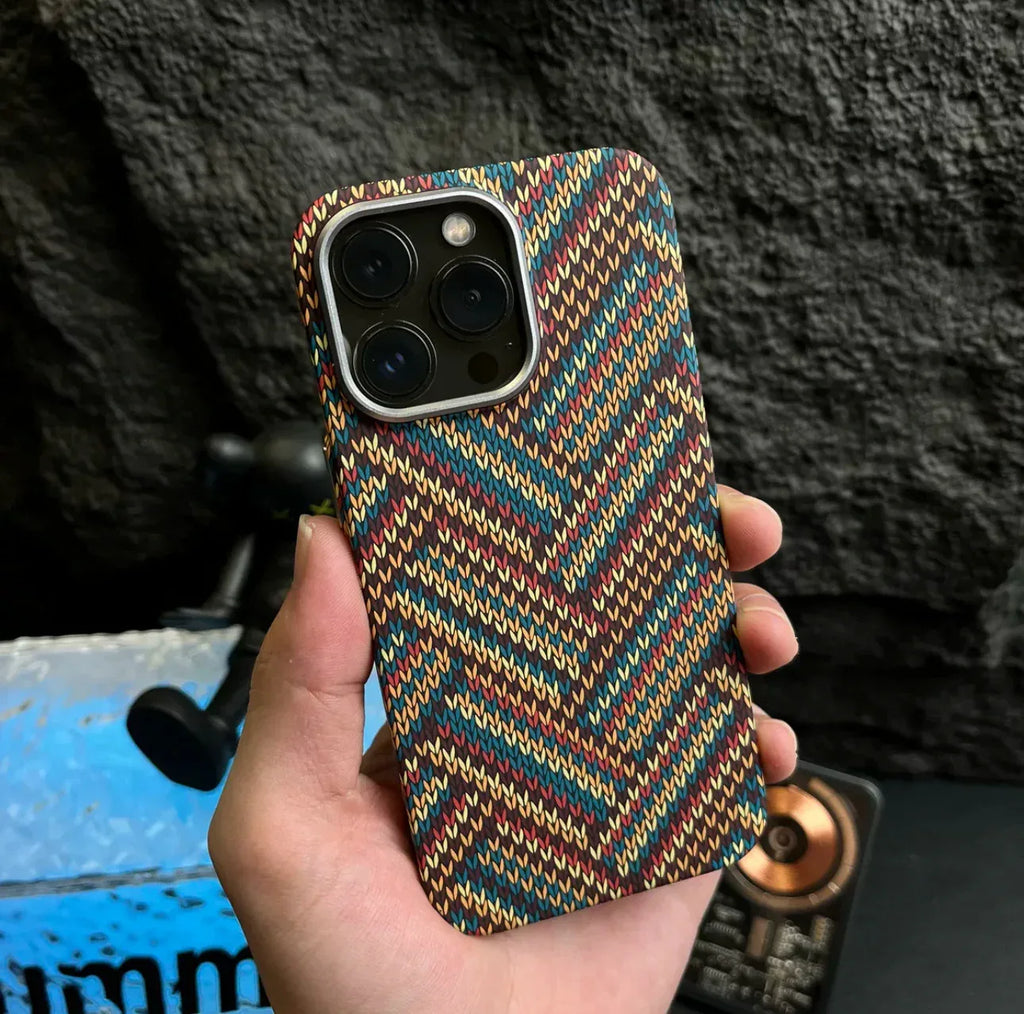 kevlar-pattern-luminous-magnetic-iphone-cover - Viexta