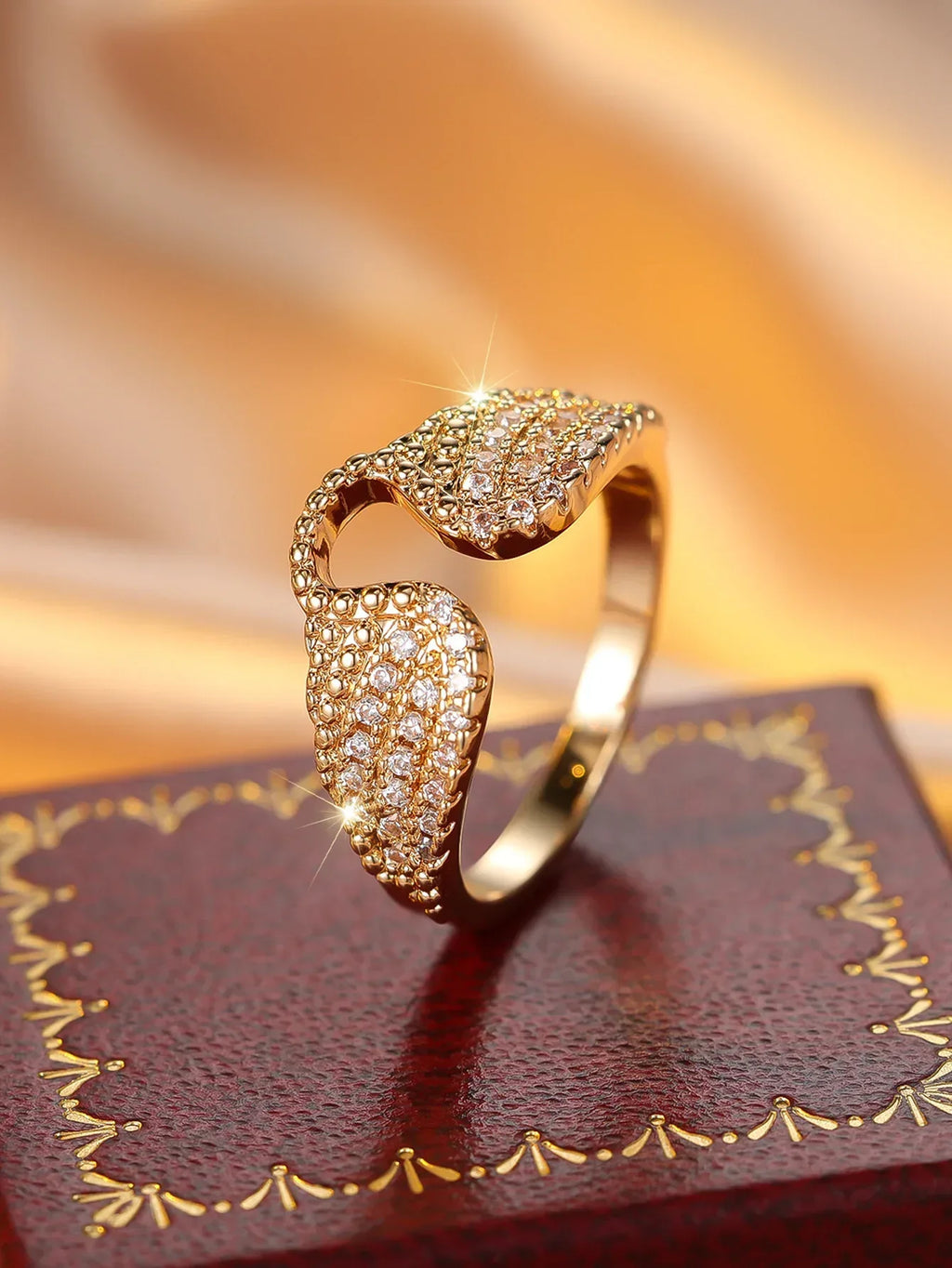 round-wings-unique-ring - Viexta