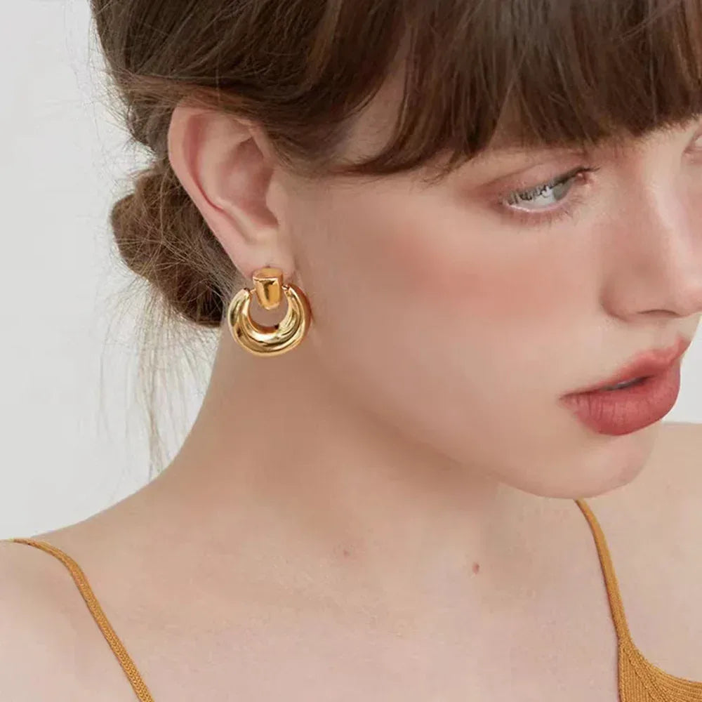 Hypo-allergic Round Studs - Viexta