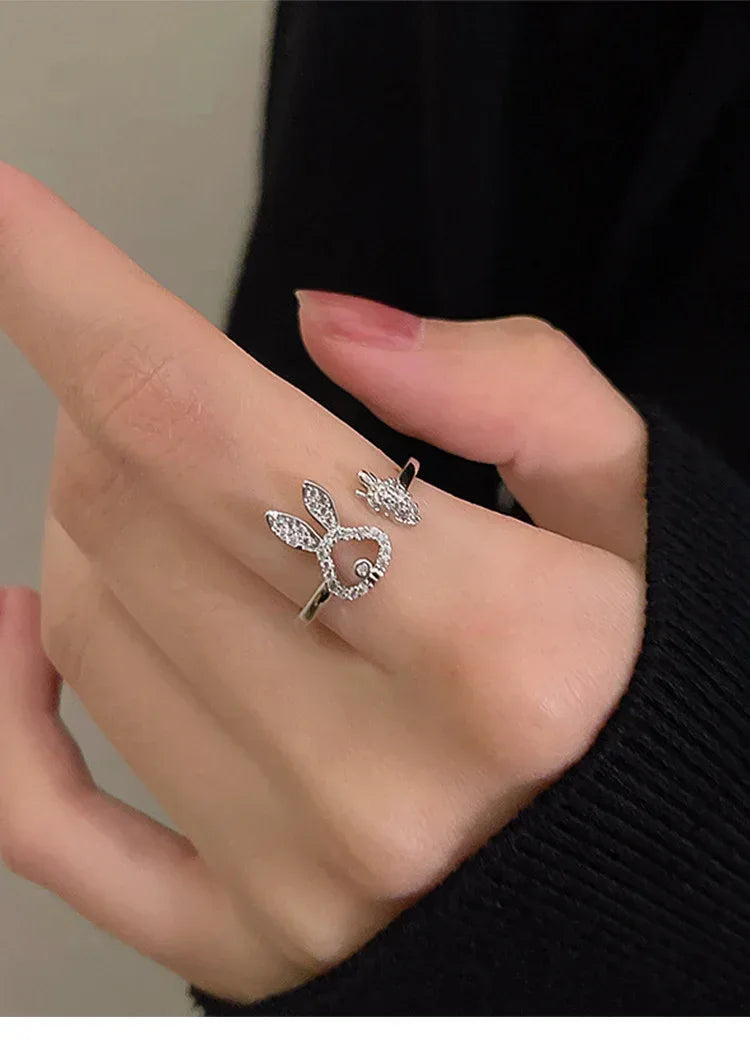 Asymmetric Carrot Rabbit Ring - Viexta
