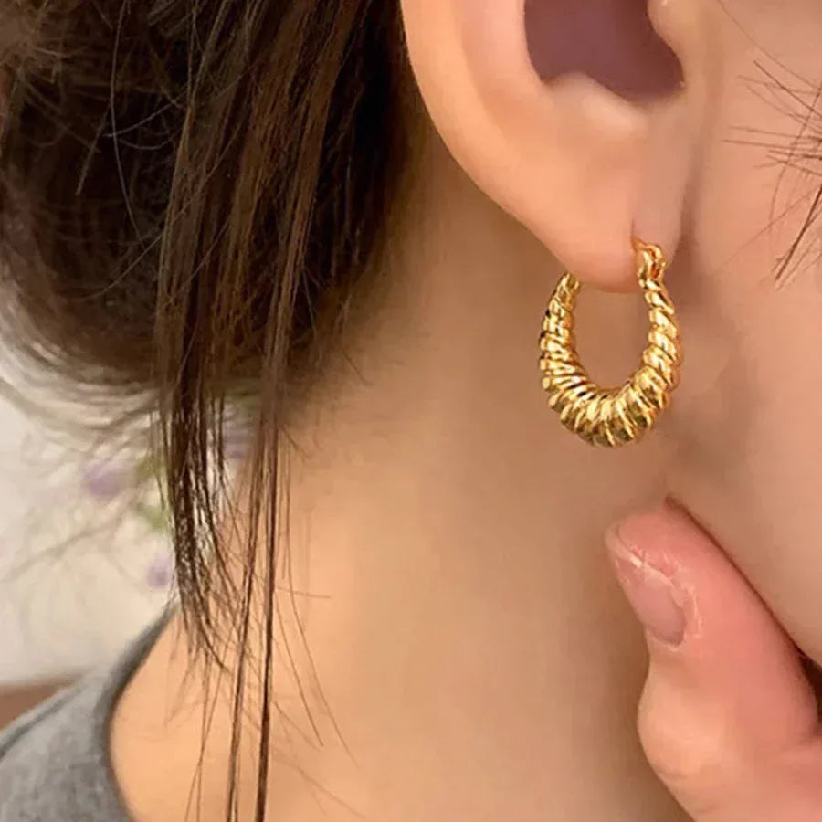 18k-retro-hong-kong-elegant-ear-studs - Viexta