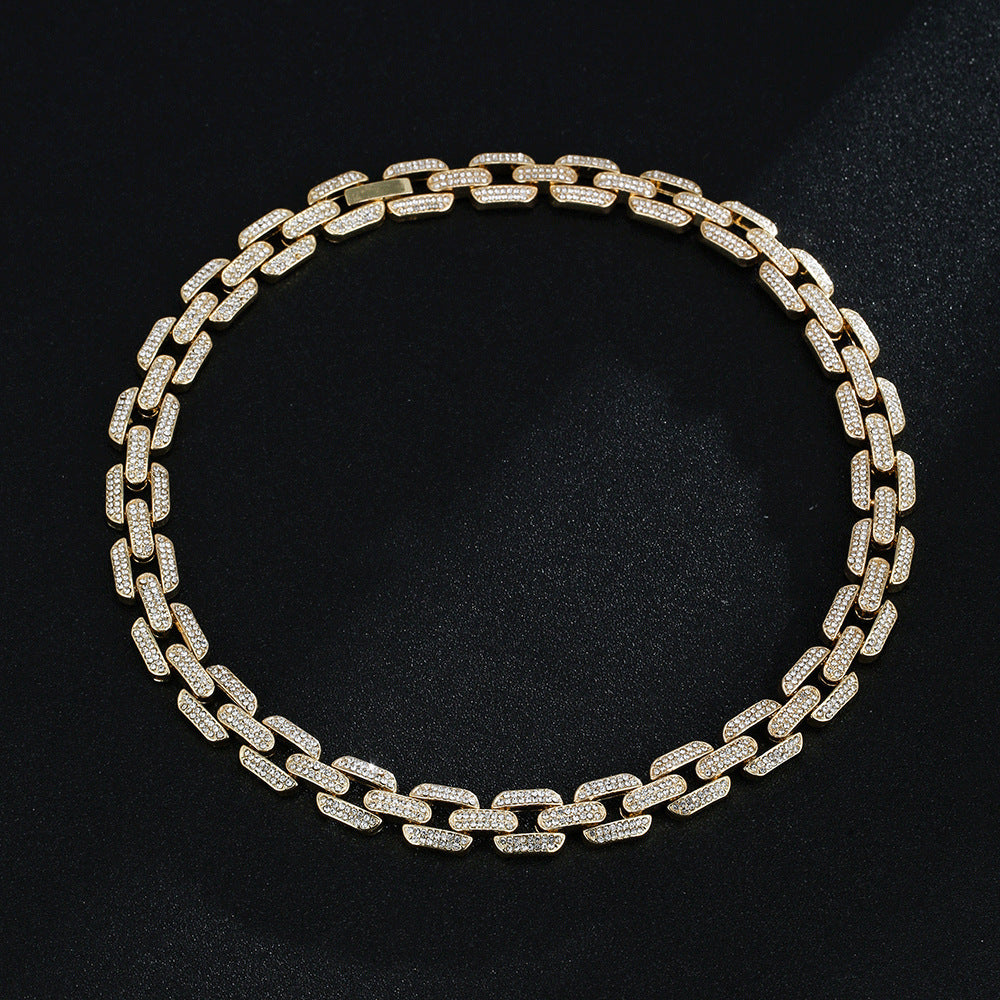 diamond-inlaid-necklace