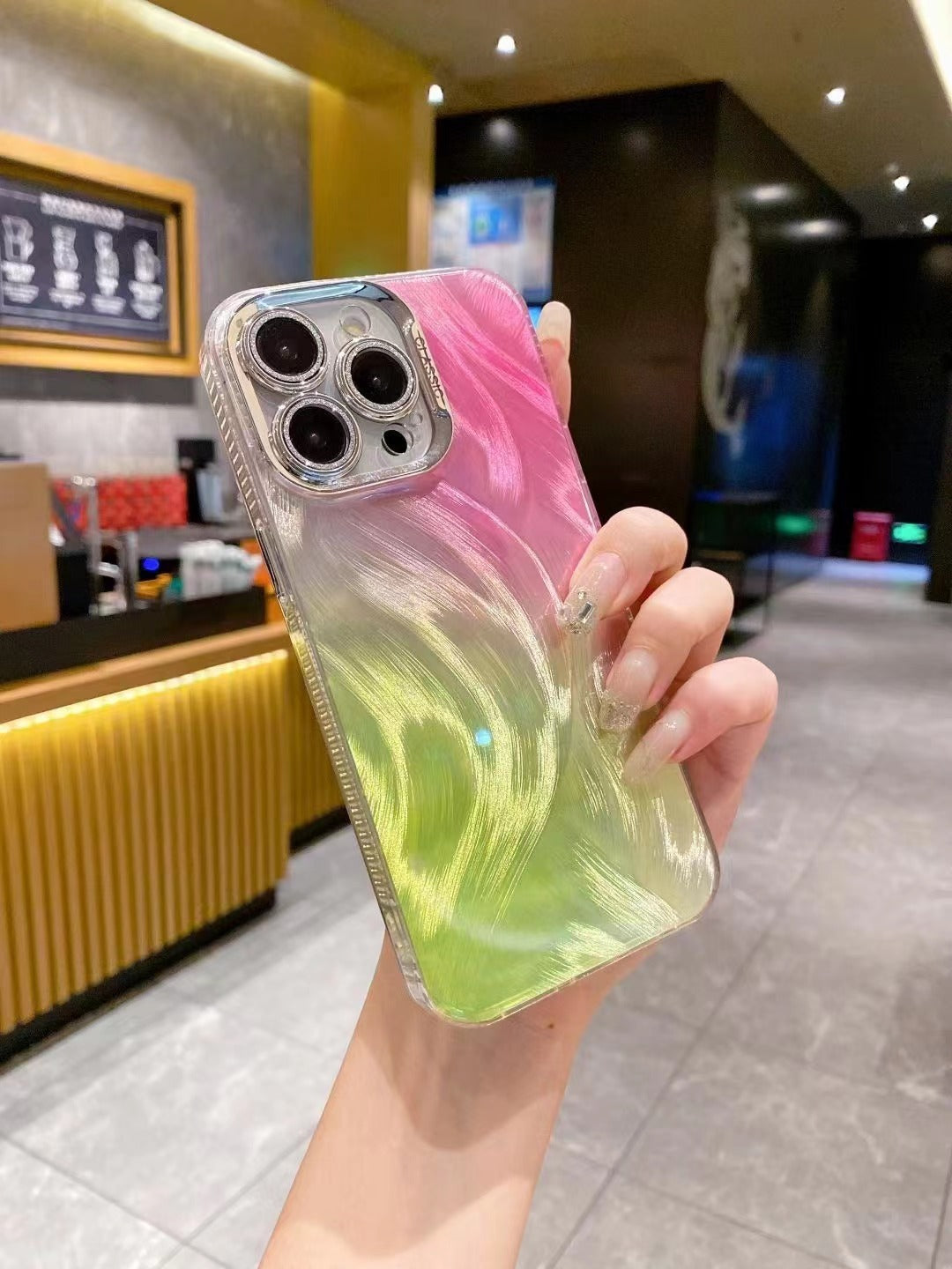 Drop-resistant Women's Gradient Lens iPhone Case