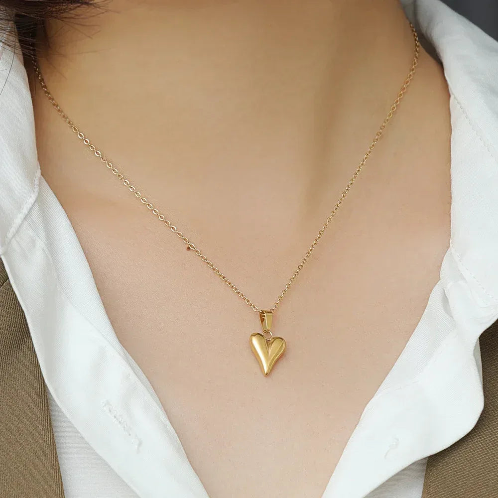 Extravagant Love Heart Women's Necklace - Viexta