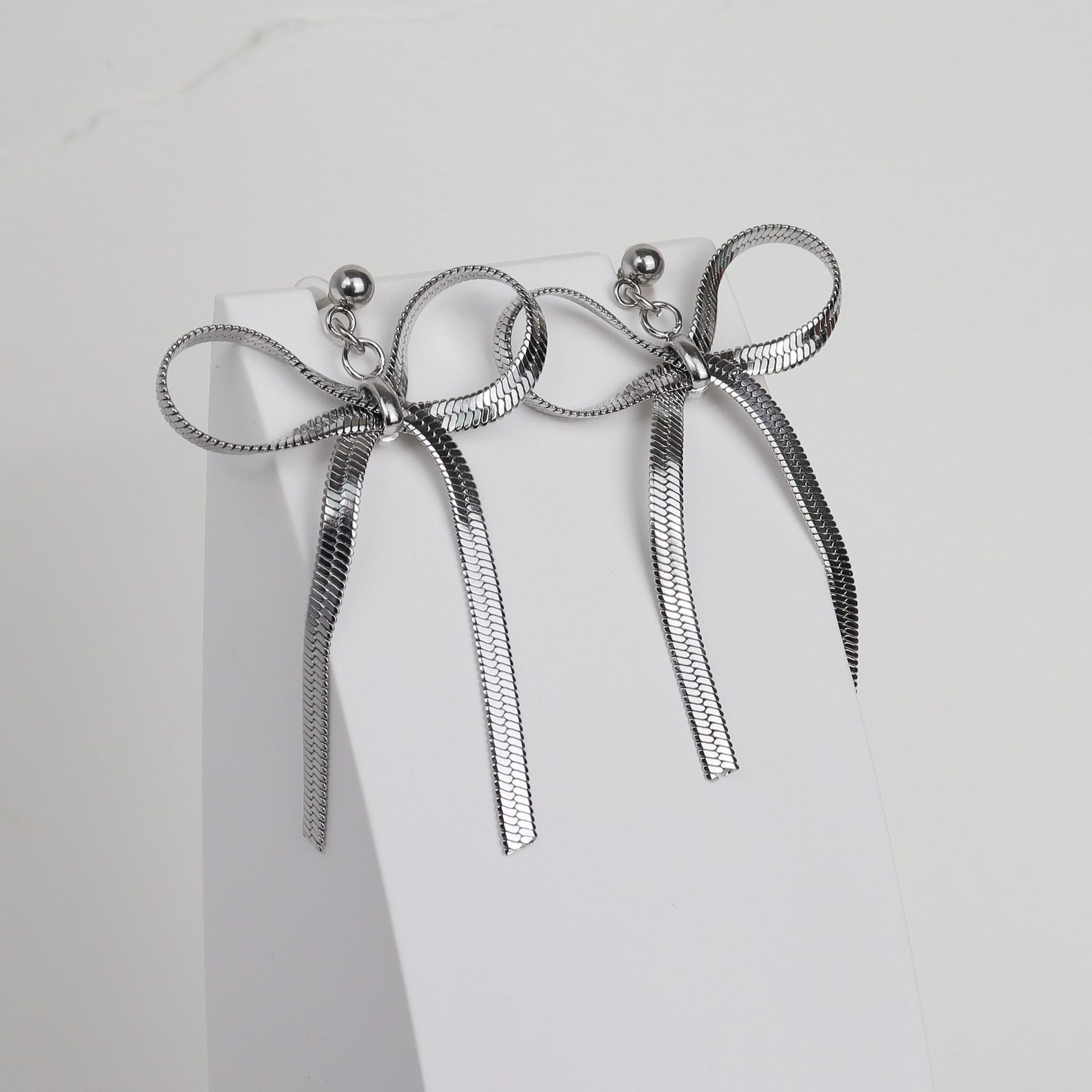 18k-bow-womens-earrings
