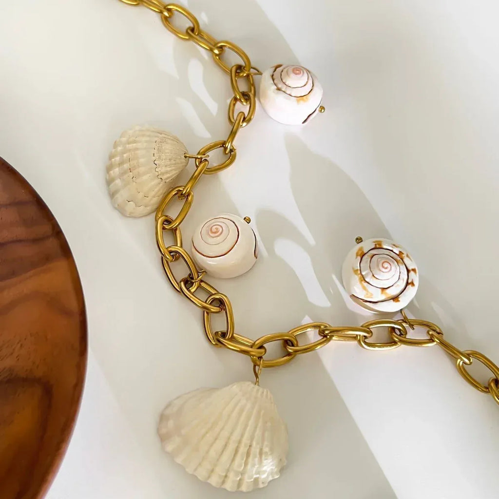 Stylish Metal Chain Conch Shell Necklace - Viexta