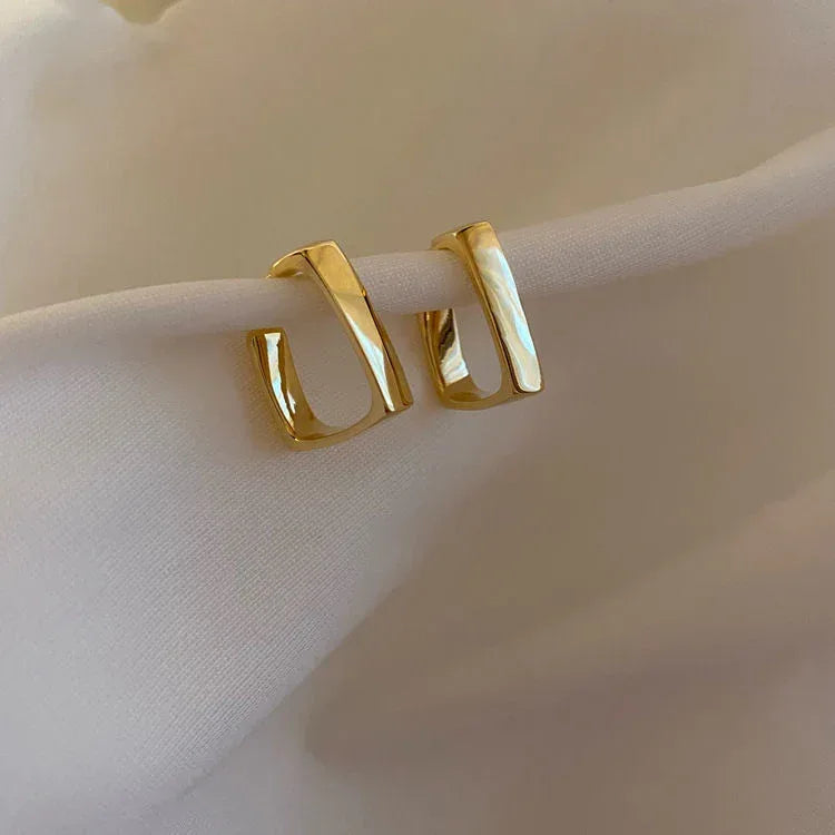 Minimalist Square Hoops - Viexta