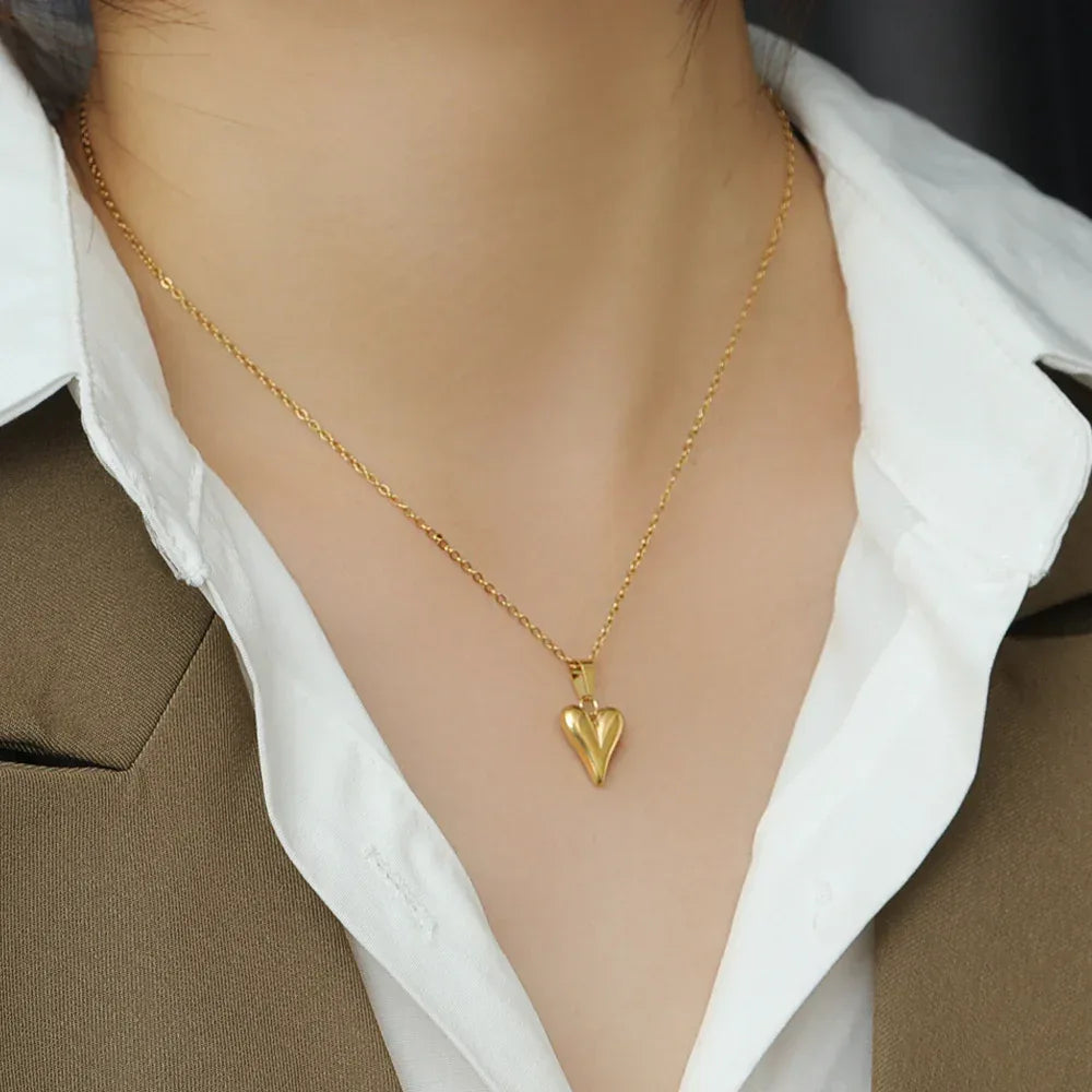 Extravagant Love Heart Women's Necklace - Viexta