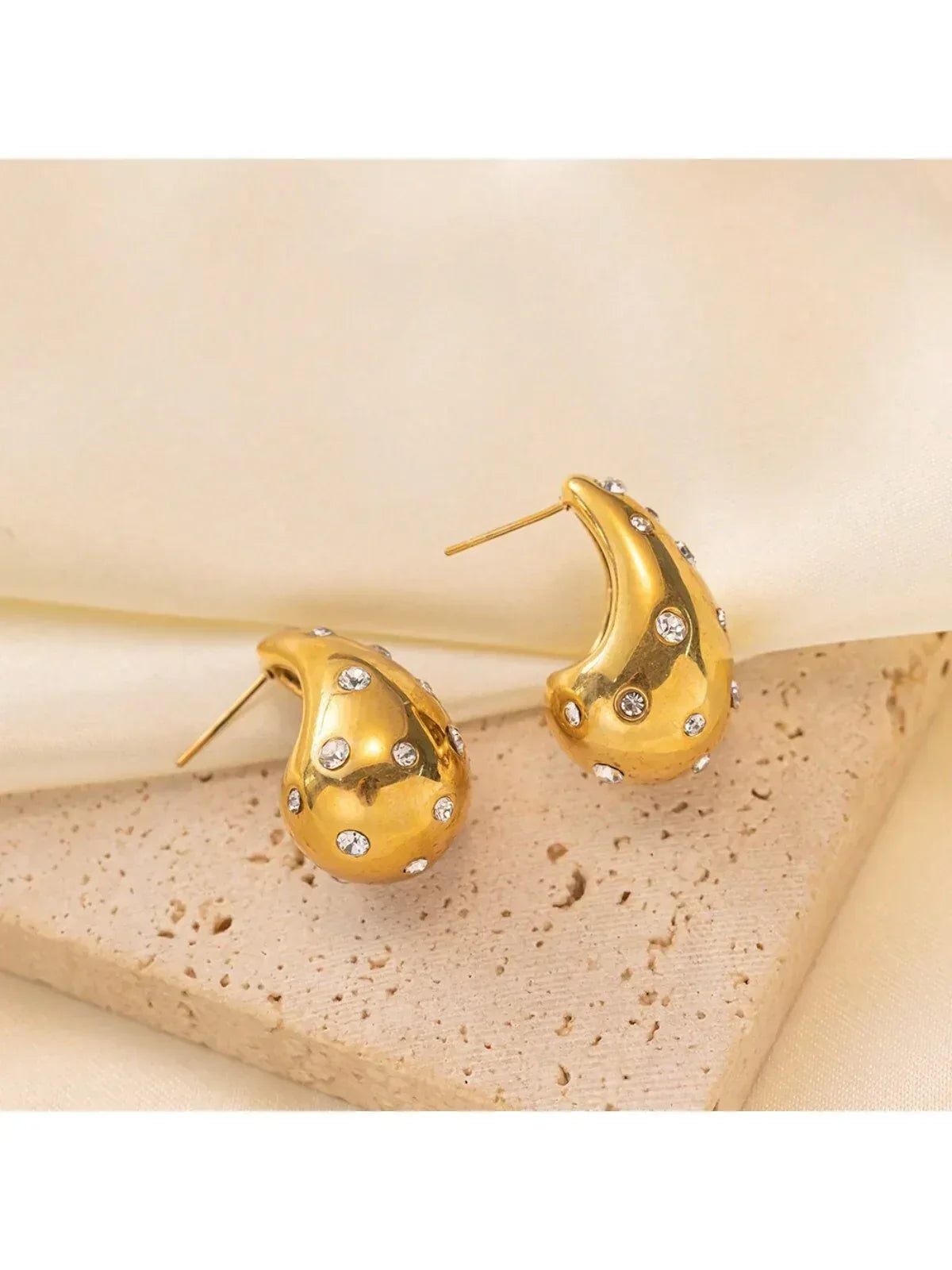 Lily Ear Studs - Viexta