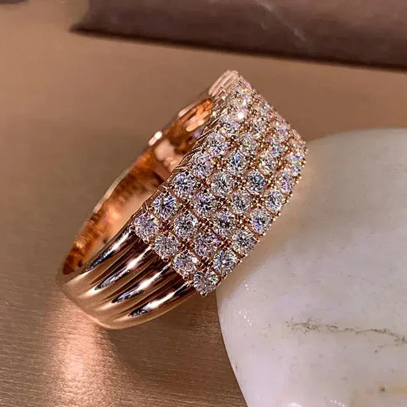 Inlaid Zircon Shiny Ring - Viexta