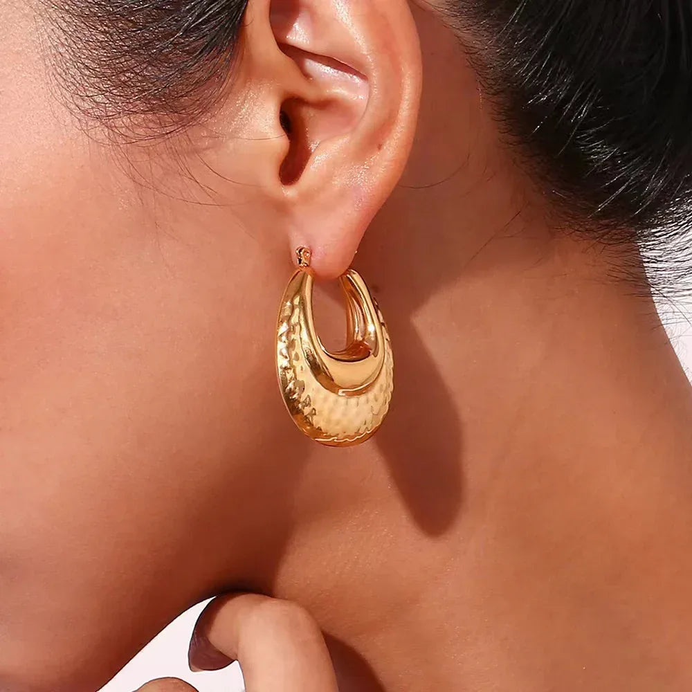 Beat Pattern Glossy Oval Earrings - Viexta