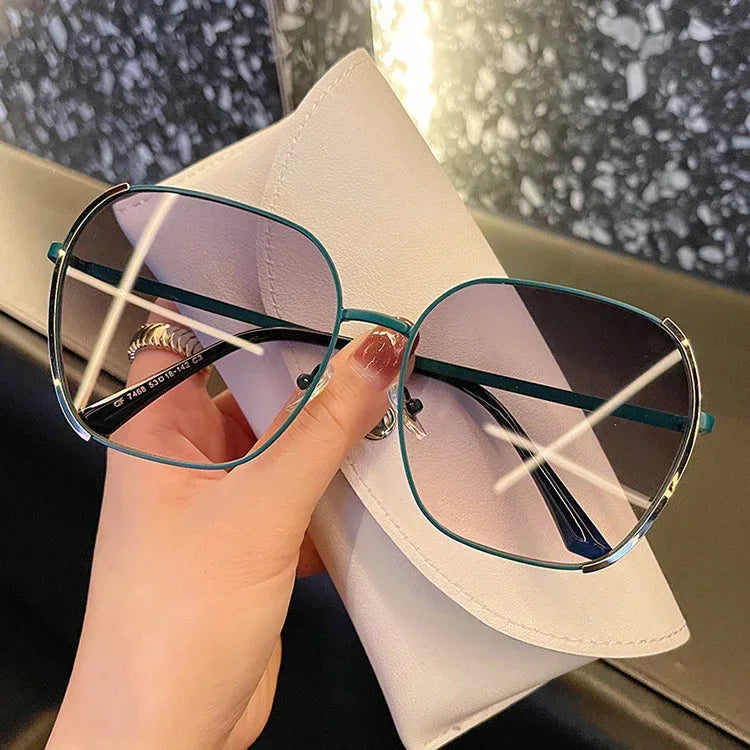 Female Fashion Simple Thin Anti-UV Sunglasses - Viexta